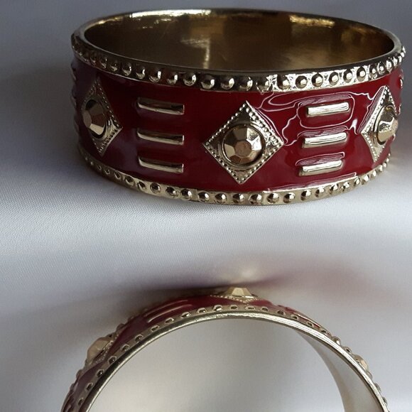 Belle Noel For Kim Kardashian Gold Tone Enamel Statement Bangles Bracelets (2) - Picture 5 of 14